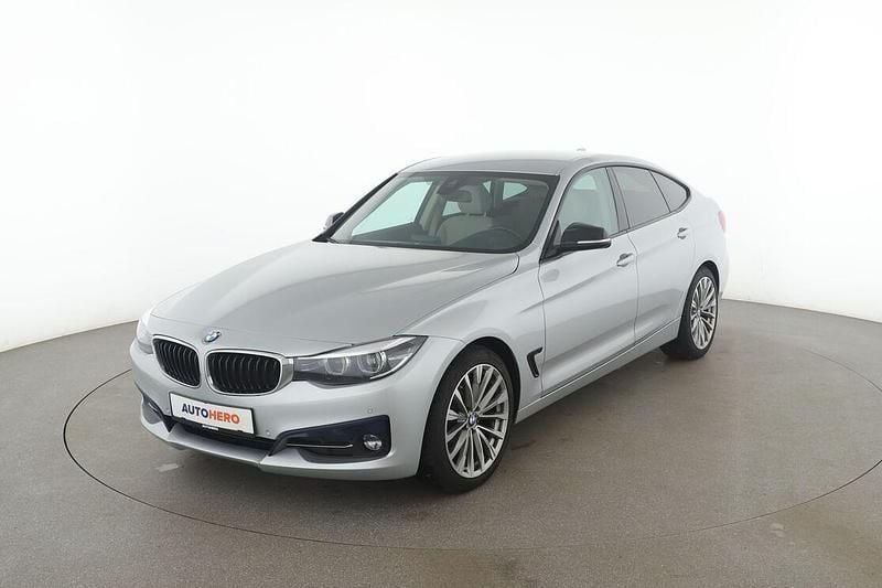 Grau Gebraucht 2019 BMW 320 Gran Turismo Sport Line Limousine | 21.460 € (Fairer Preis) - Bild 1/3