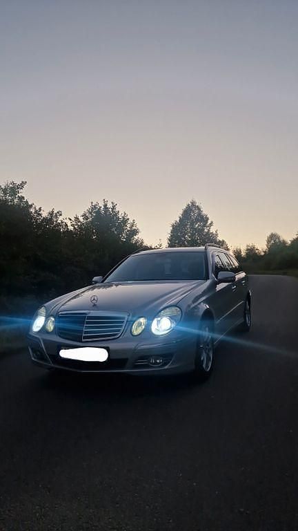 Grau Gebraucht 2008 Mercedes E280 Avantgarde Kombi | 5.700 € (Fairer Preis) - Bild 1/4