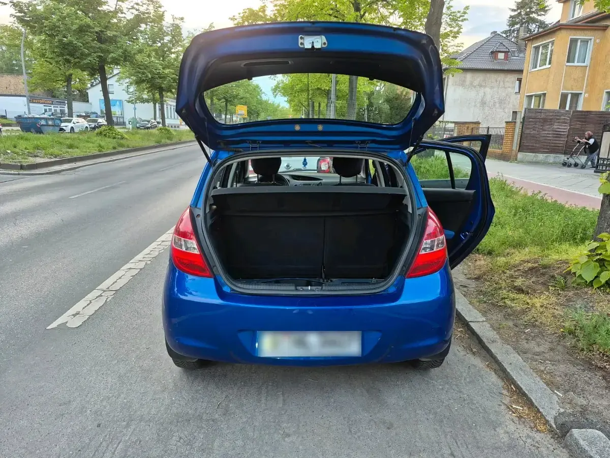 Gebraucht Hyundai i20 101 PS (74 kW) 2009 Blau Kleinwagen