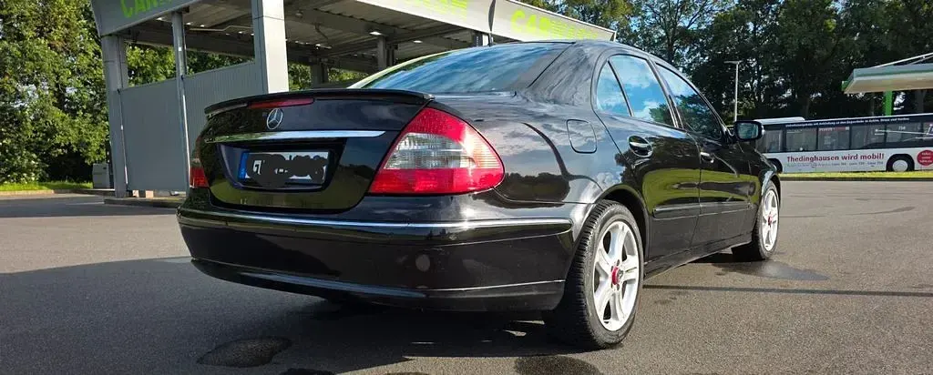 Gebraucht Mercedes E300 Avantgarde 211 PS (155 kW) 2008 Schwarz Limousine