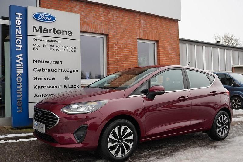Violett Gebraucht 2022 Ford Fiesta Titanium Limousine | 15.900 € (Fairer Preis) - Bild 1/4