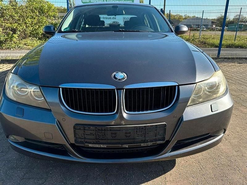 Gebraucht BMW 320 150 PS (110 kW) 2005 Grau Limousine