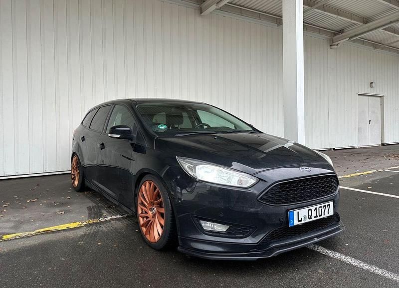 Gebraucht Ford Focus 120 PS (88 kW) 2015 Schwarz Kombi