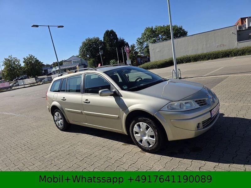 Gold Gebraucht 2008 Renault Mégane II Avantage Limousine | 1.600 € (Fairer Preis) - Bild 1/4