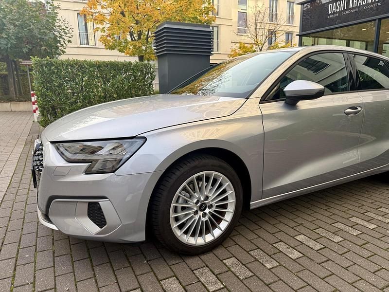 Silber Gebraucht 2024 Audi A3 Advanced Limousine | 26.400 € (Superpreis) - Bild 1/4