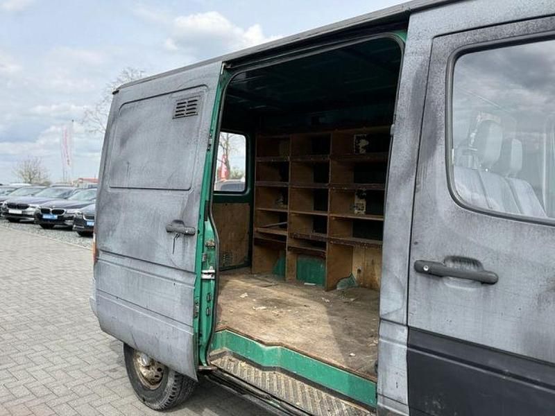Second-hand Mercedes Sprinter 109 CP (80 kW) 2000 Verde Van