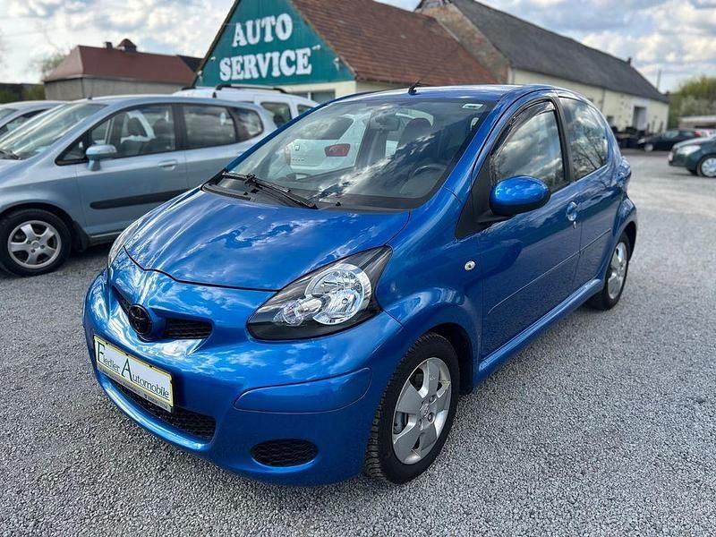 Gebraucht Toyota Aygo 68 PS (50 kW) 2009 Blau Kleinwagen