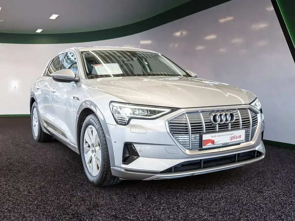 Gebraucht Audi e-tron Advanced Plus 300 kW (408 PS) 2023 Florettsilber metallic SUV