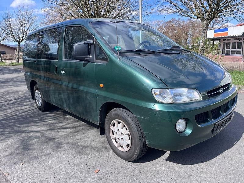 Gebraucht Hyundai H-1 111 PS (81 kW) 2000 Grün Van / Kleinbus