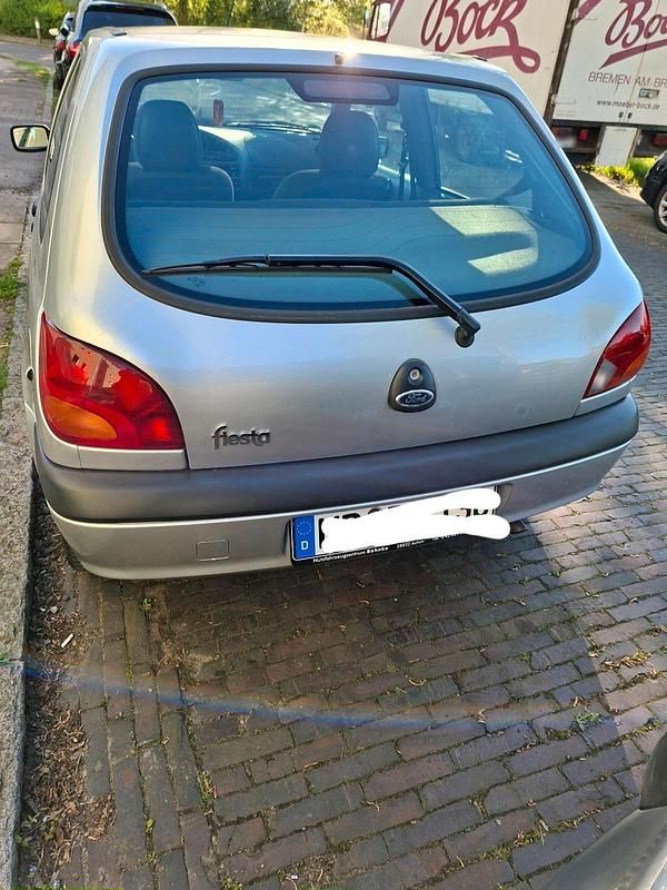 Usata Ford Fiesta 2000 Argento Utilitaria