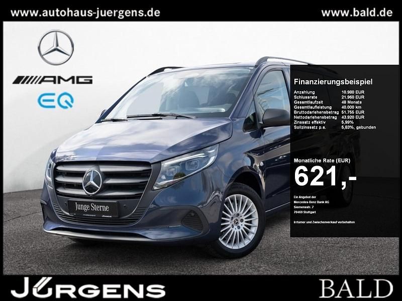 Blau sodalithblau met. Gebraucht 2024 Mercedes Vito Van / Kleinbus | 50.240 € - Bild 1/4