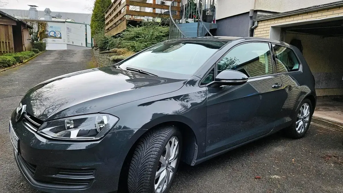 Gebraucht VW Golf VII 86 PS (63 kW) 2015 Grau Limousine