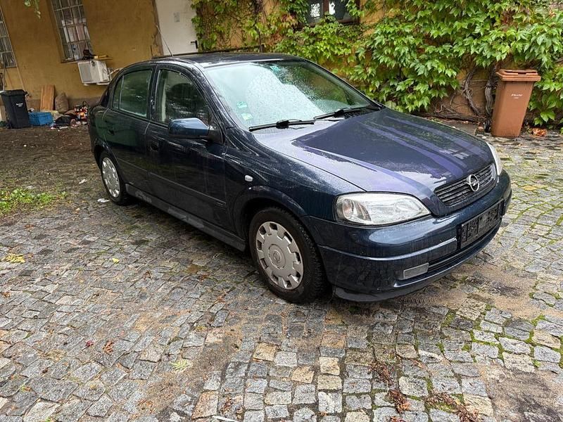 Blau Gebraucht 2002 Opel Astra Limousine | 600 € (Guter Preis) - Bild 1/4