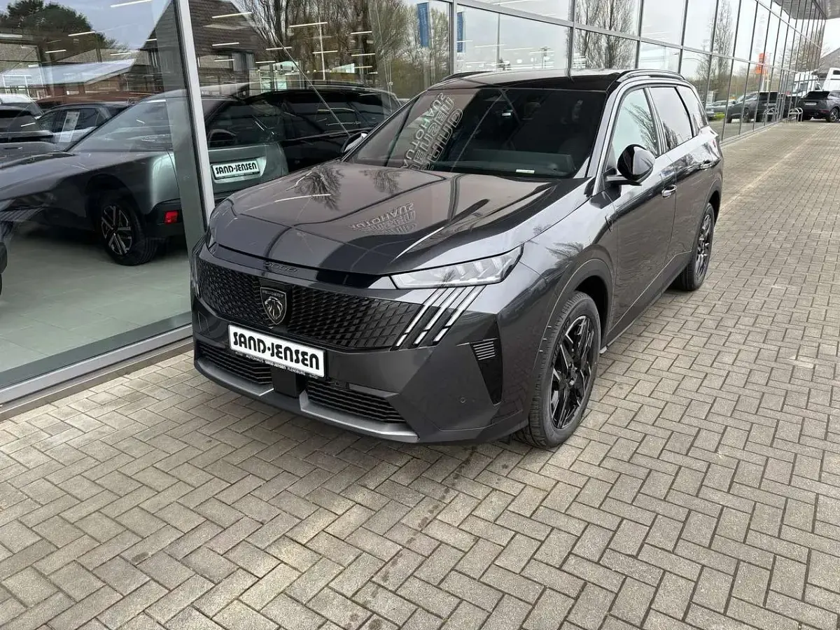 Neu Peugeot 5008 GTi 145 PS (106 kW) 2026 Titan grau metallic SUV
