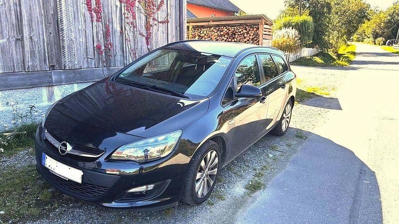 Schwarz Gebraucht 2015 Opel Astra Eco Kombi | 7.200 € (Guter Preis) - Bild 1/4