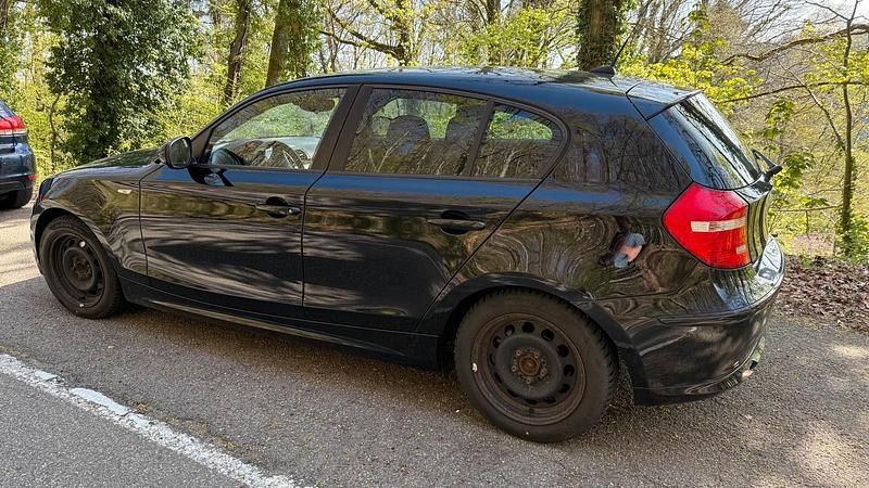 Gebraucht BMW 118 143 PS (105 kW) 2009 Schwarz Kleinwagen