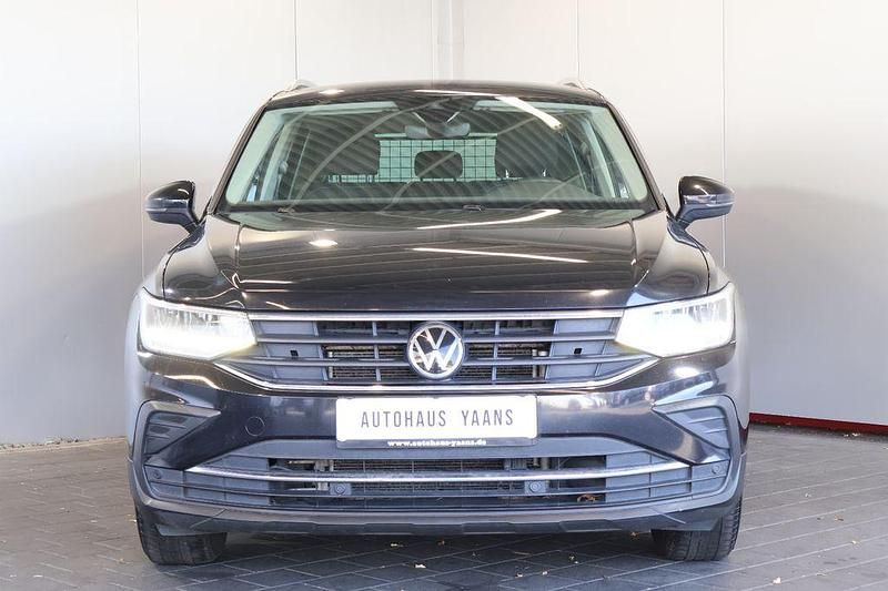 Gebraucht VW Tiguan Active 150 PS (110 kW) 2022 Schwarz SUV