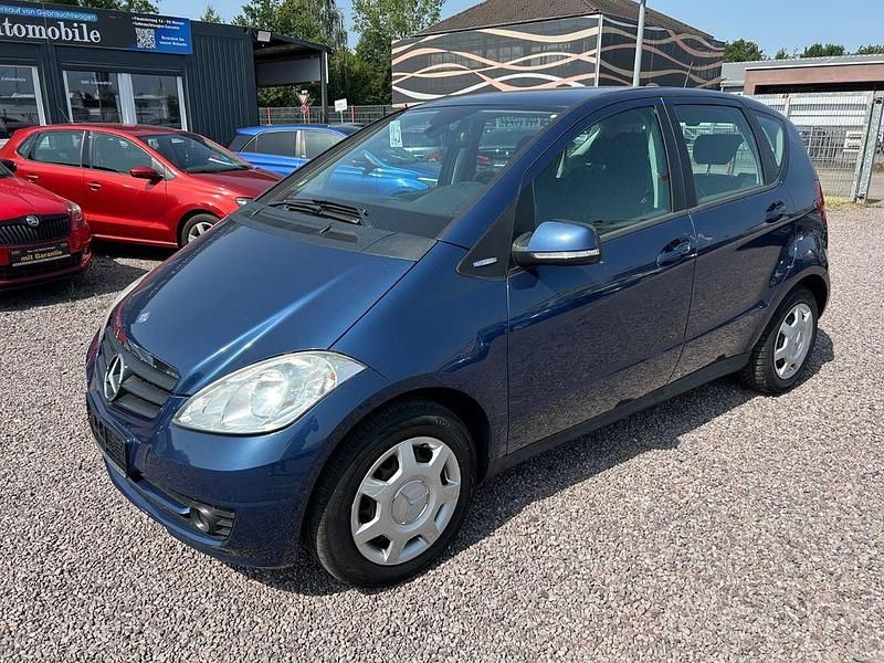 Blau Gebraucht 2011 Mercedes A160 Limousine | 3.990 € (Fairer Preis) - Bild 1/4