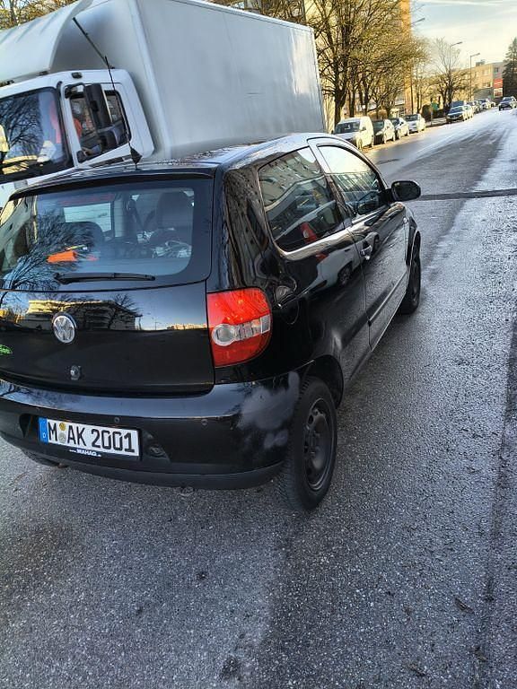 Gebraucht VW Fox 54 PS (39 kW) 2008 Schwarz Kleinwagen