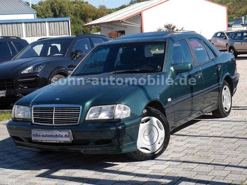 Grün Gebraucht 1999 Mercedes C200 Limousine | 1.999 € - Bild 1/4