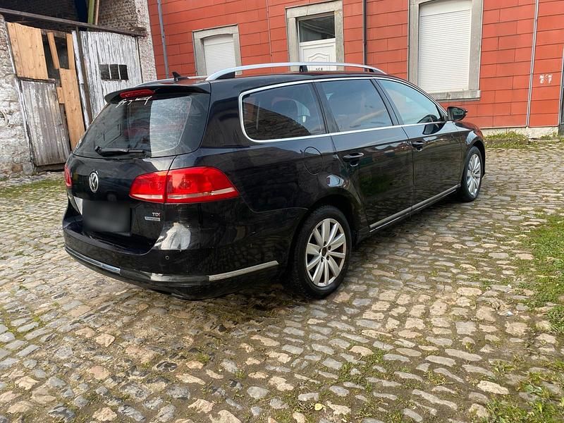 Gebraucht VW Passat 105 PS (77 kW) 2014 Schwarz Kombi