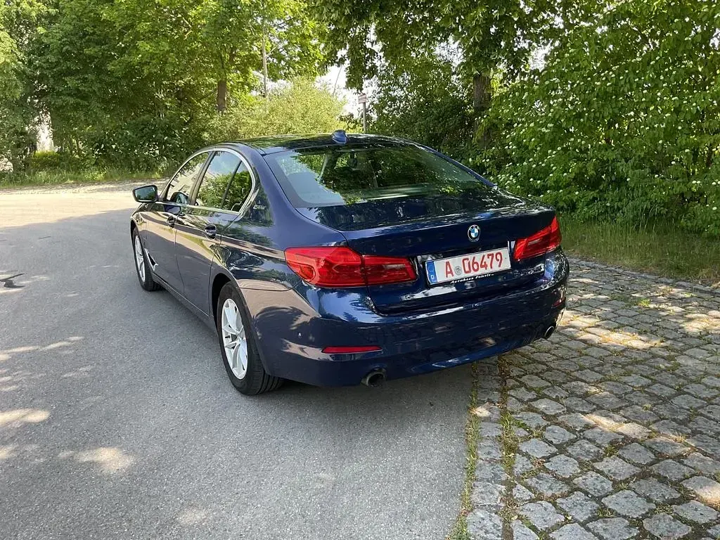 Gebraucht BMW 530e 252 PS (185 kW) 2018 Blau Limousine