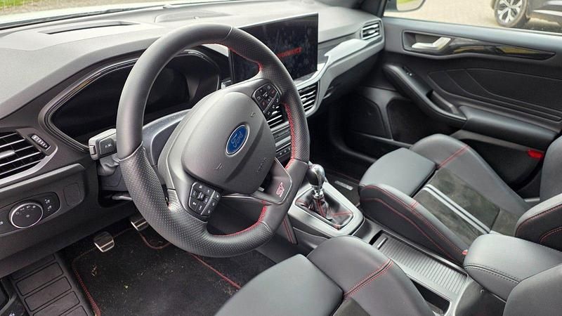 Gebraucht Ford Focus ST 280 PS (205 kW) 2025 Weiß Limousine