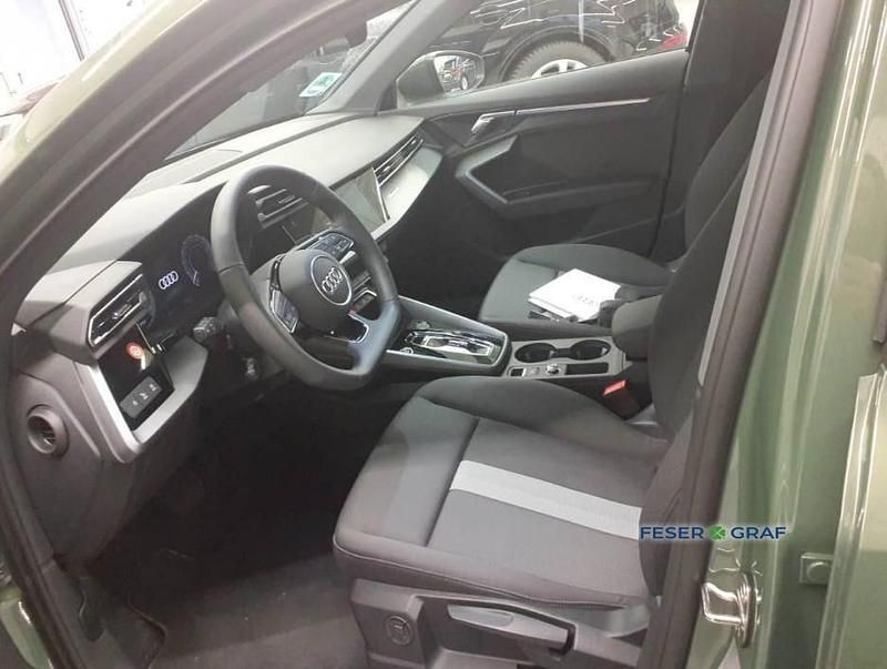 Second-hand Audi A3 Ambiente 204 CP (150 kW) 2025 Verde Berlinǎ