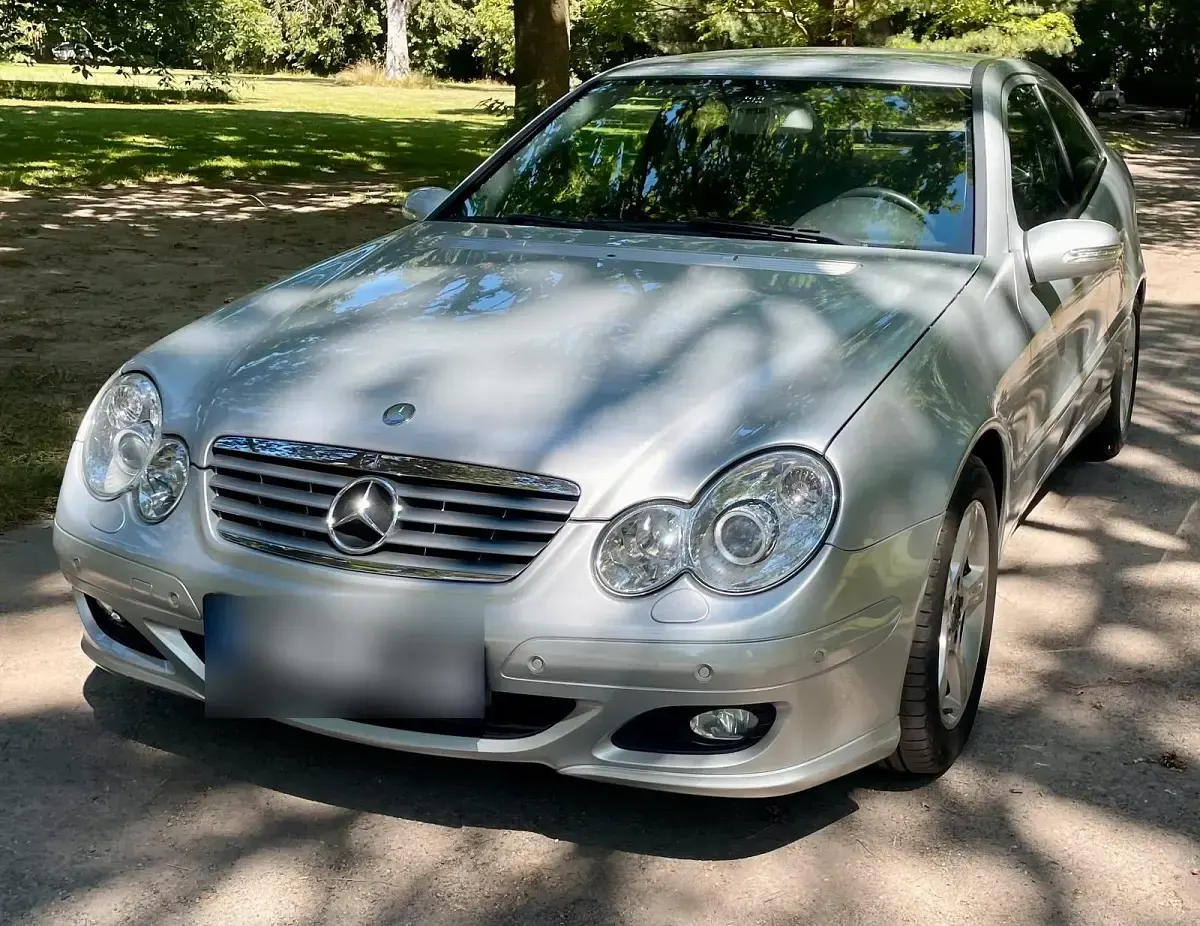 Gebraucht Mercedes C180 143 PS (105 kW) 2006 Silber Coupé