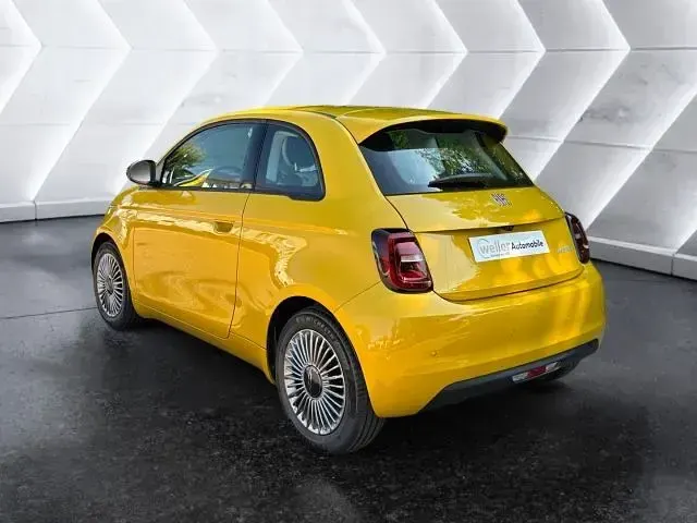 Neu Fiat 500 Icon 65 PS (47 kW) 2026 Gelb Kleinwagen