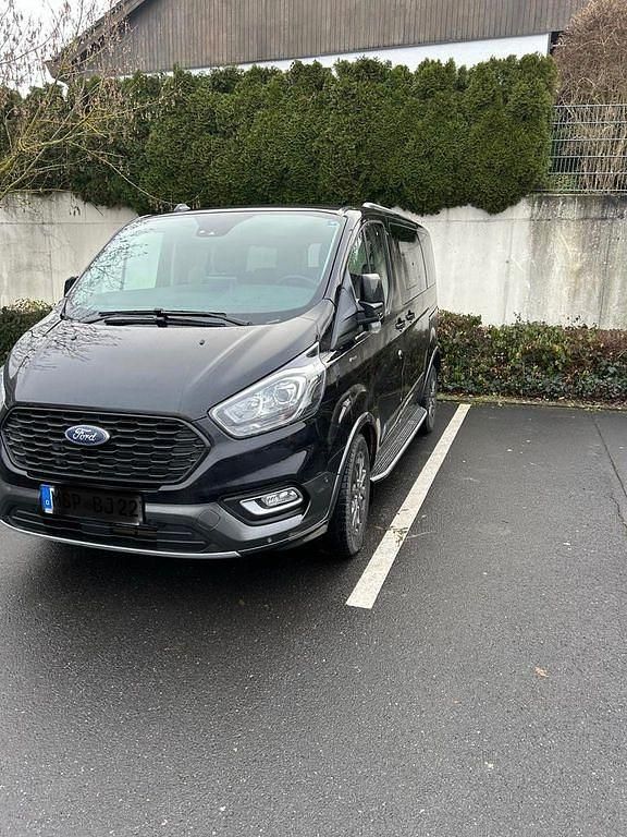 Gebraucht Ford Tourneo 170 PS (125 kW) 2023 Schwarz Van / Kleinbus