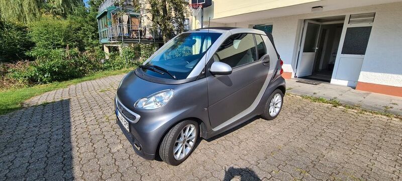Grau Gebraucht 2012 Smart ForTwo Cabrio Passion Cabrio | 4.900 € (Fairer Preis) - Bild 1/4