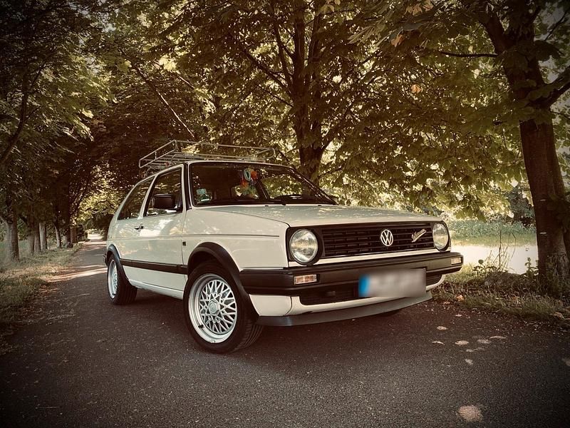 Second-hand VW Golf 55 CP (40 kW) 1988 Alb Coupe
