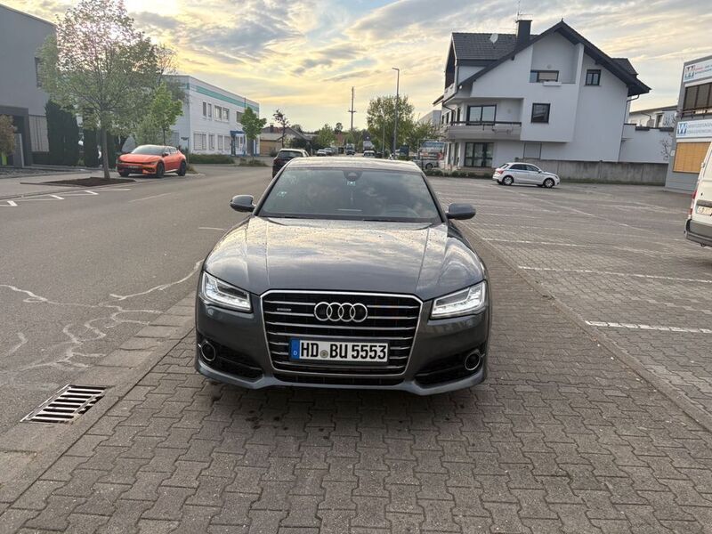 Grau Gebraucht 2016 Audi A8 Exclusive Limousine | 22.999 € (Guter Preis) - Bild 1/4