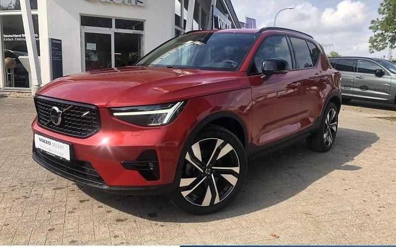 Rot Gebraucht 2024 Volvo XC40 Ultimate SUV | 35.681 € (Fairer Preis) - Bild 1/4
