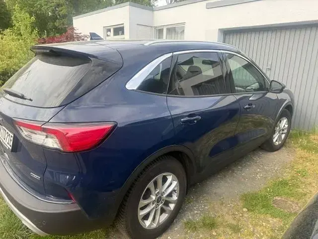Używany Ford Kuga Titanium 224 KM (164 kW) 2021 Czarny SUV