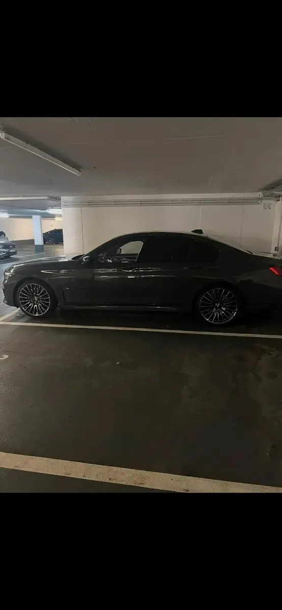 Gebraucht BMW 750 M Sport 530 PS (389 kW) 2019 Grau Limousine
