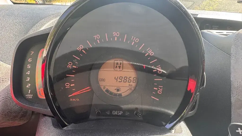 Gebraucht Toyota Aygo 68 PS (50 kW) 2015 Rot Kleinwagen