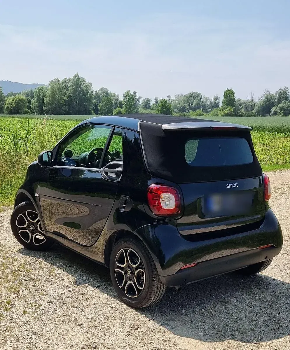 Używany Smart ForTwo Cabrio Passion 71 KM (52 kW) 2019 Czarny Kabriolet