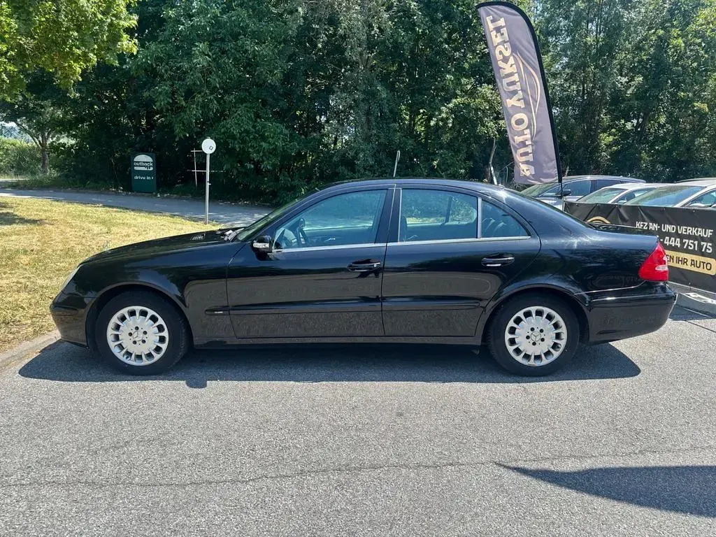 Gebraucht Mercedes E220 150 PS (110 kW) 2005 Schwarz Limousine