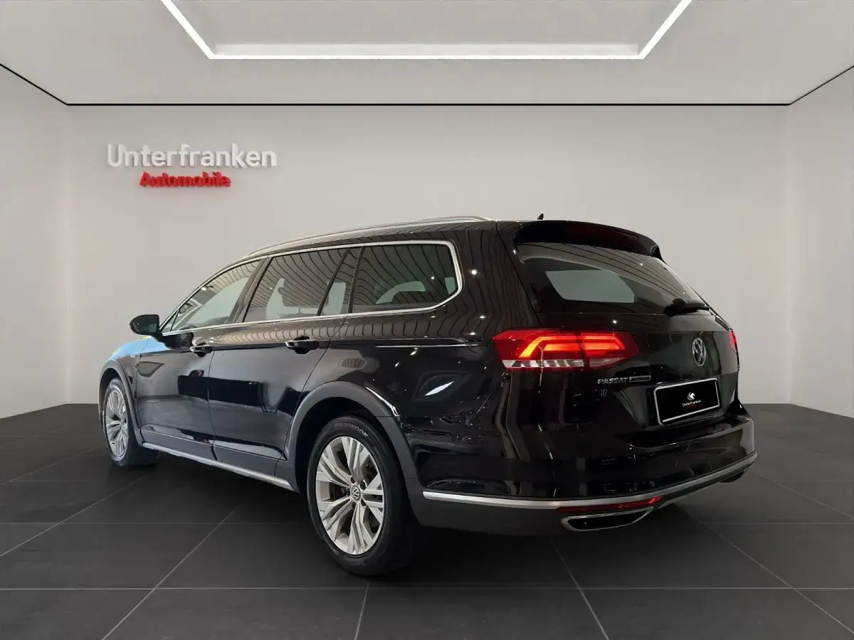 Używany VW Passat Alltrack 190 KM (139 kW) 2018 Czarny Kombi