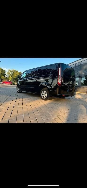 Beige Gebraucht 2018 Ford Tourneo Custom Van / Kleinbus | 11.950 € (Teuer) - Bild 1/4