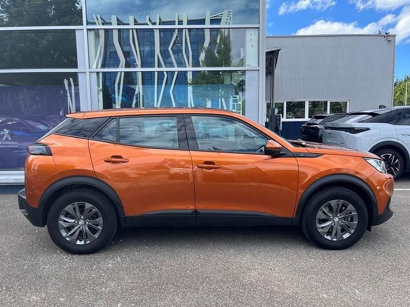 Gebraucht Peugeot e-2008 Active 100 kW (136 PS) 2021 Orange SUV