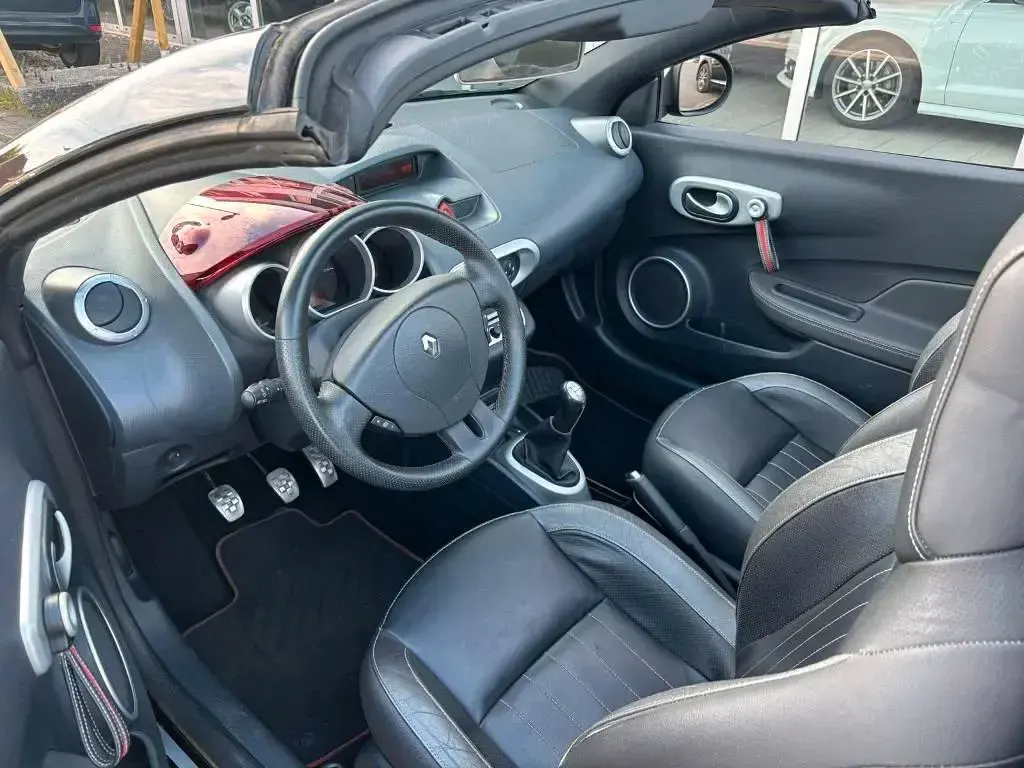 Gebraucht Renault Wind 101 PS (74 kW) 2011 Schwarz Cabrio