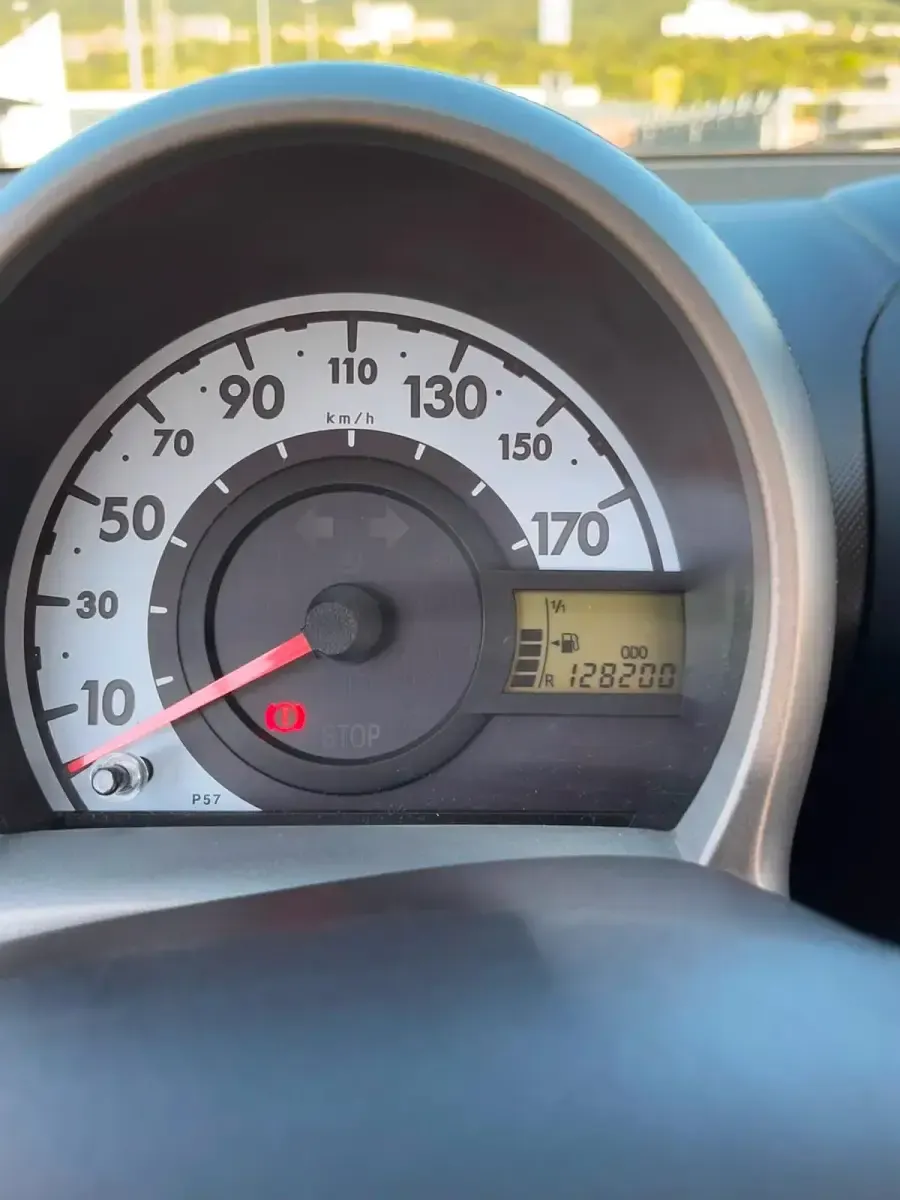 Gebraucht Toyota Aygo 68 PS (50 kW) 2013 Weiß Kleinwagen