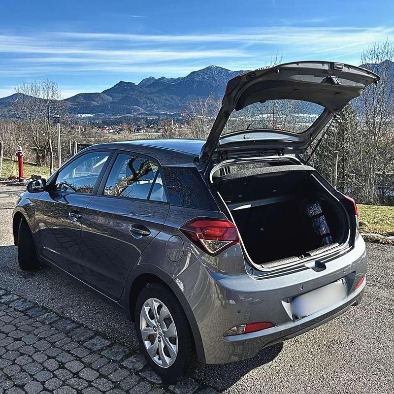 Gebraucht Hyundai i20 Style 101 PS (74 kW) 2017 Limousine