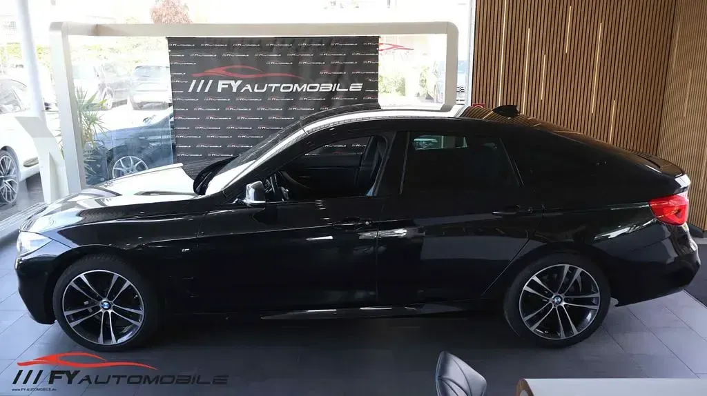 Gebraucht BMW 320 M Sport 190 PS (139 kW) 2019 Black sapphire metallic Limousine