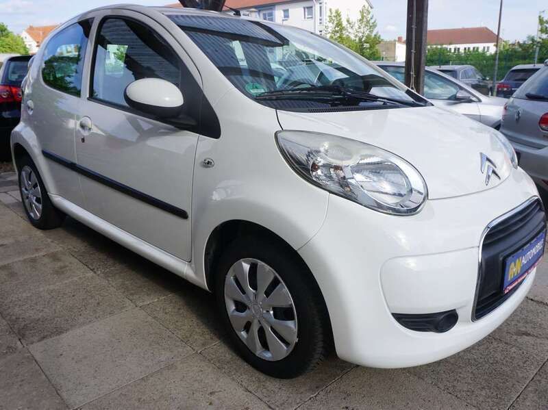 Zu lackieren weiss 068/decken Gebraucht 2011 Citroën C1 Chic Kleinwagen | 4.999 € (Teuer) - Bild 1/4