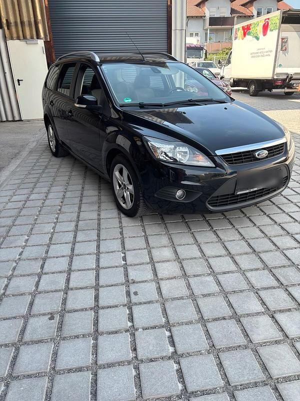 Schwarz Gebraucht 2010 Ford Focus Kleinwagen | 1.700 € (Superpreis) - Bild 1/4