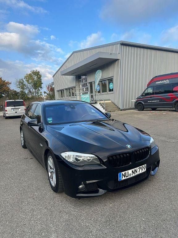 Schwarz Gebraucht 2013 BMW 530 Sport Line Kombi | 9.999 € (Guter Preis) - Bild 1/4